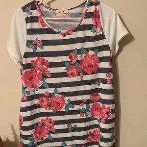 Boutique flowered dress with pockets